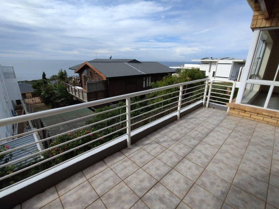 3 Bedroom Property for Sale in Wavecrest Eastern Cape